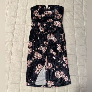 Lulu’s Mid-length strapless floral dress